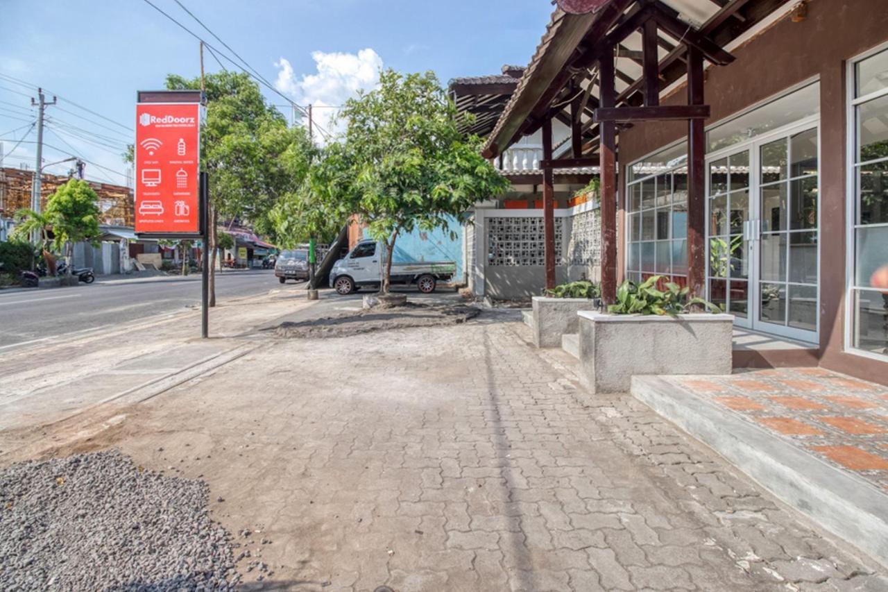 红多兹酒店-近日惹马里奥波罗图古车站2号 外观 照片